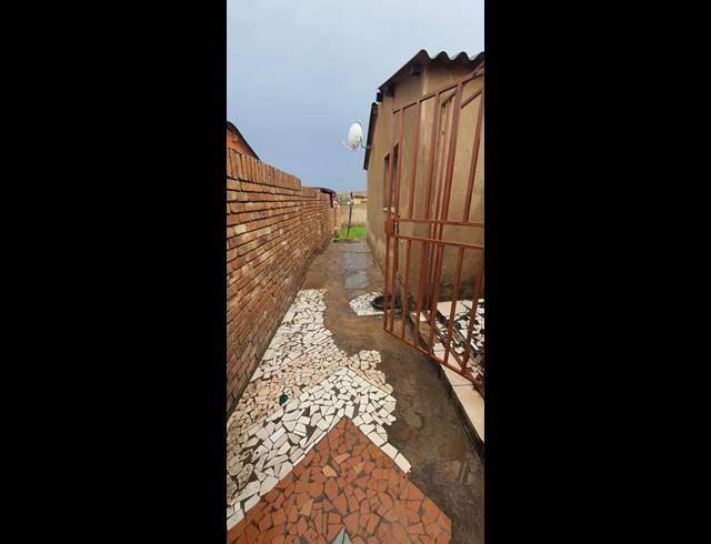 2 BEDROOM PROPERTY TO RENT IN TEMBISA EXT 7